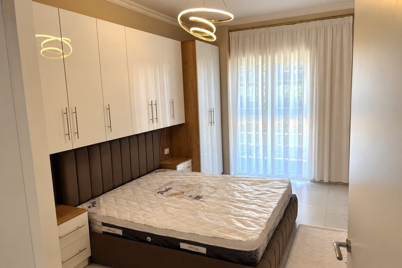 APARTAMENT 1+1 ME QIRA Sauk i Vjetër, Porto Tirana e Re 3