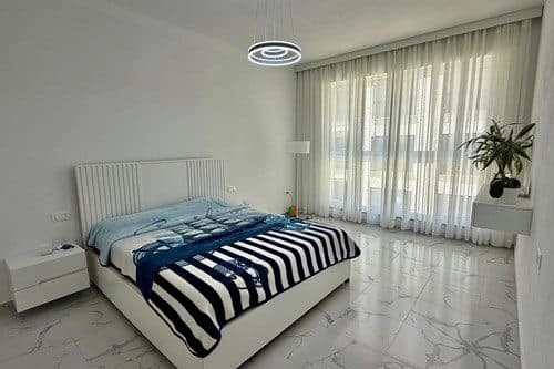 APARTAMENT 1+1 PËR QIRA NE GOLEM 3