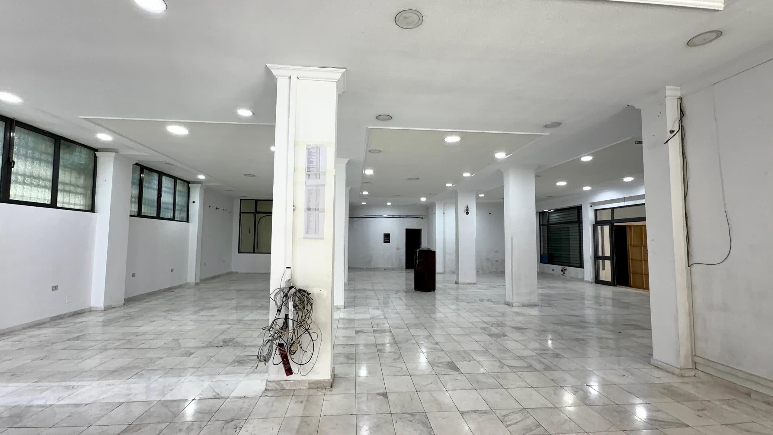 Shop for rent in Elbasan 3