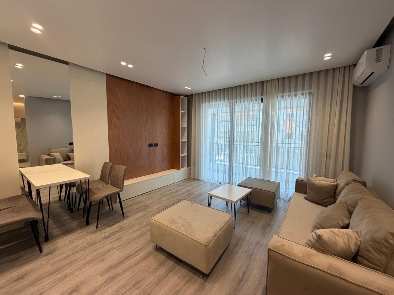 APARTAMENT 1+1 ME QIRA, BULEVARDI I RI 3