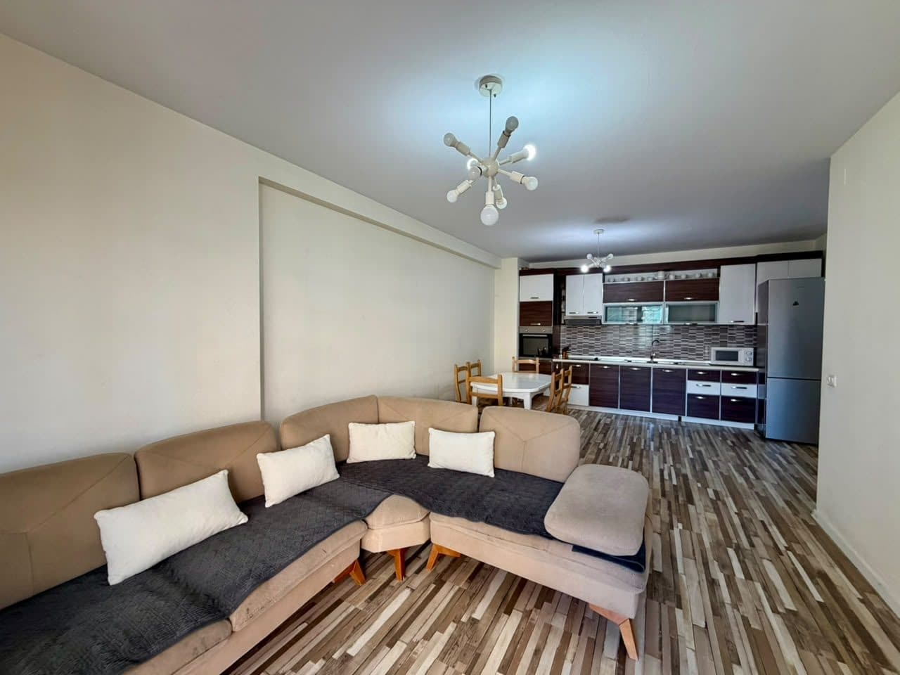 Apartament 2+1+2 për Shitje , Komuna e Parisit 3