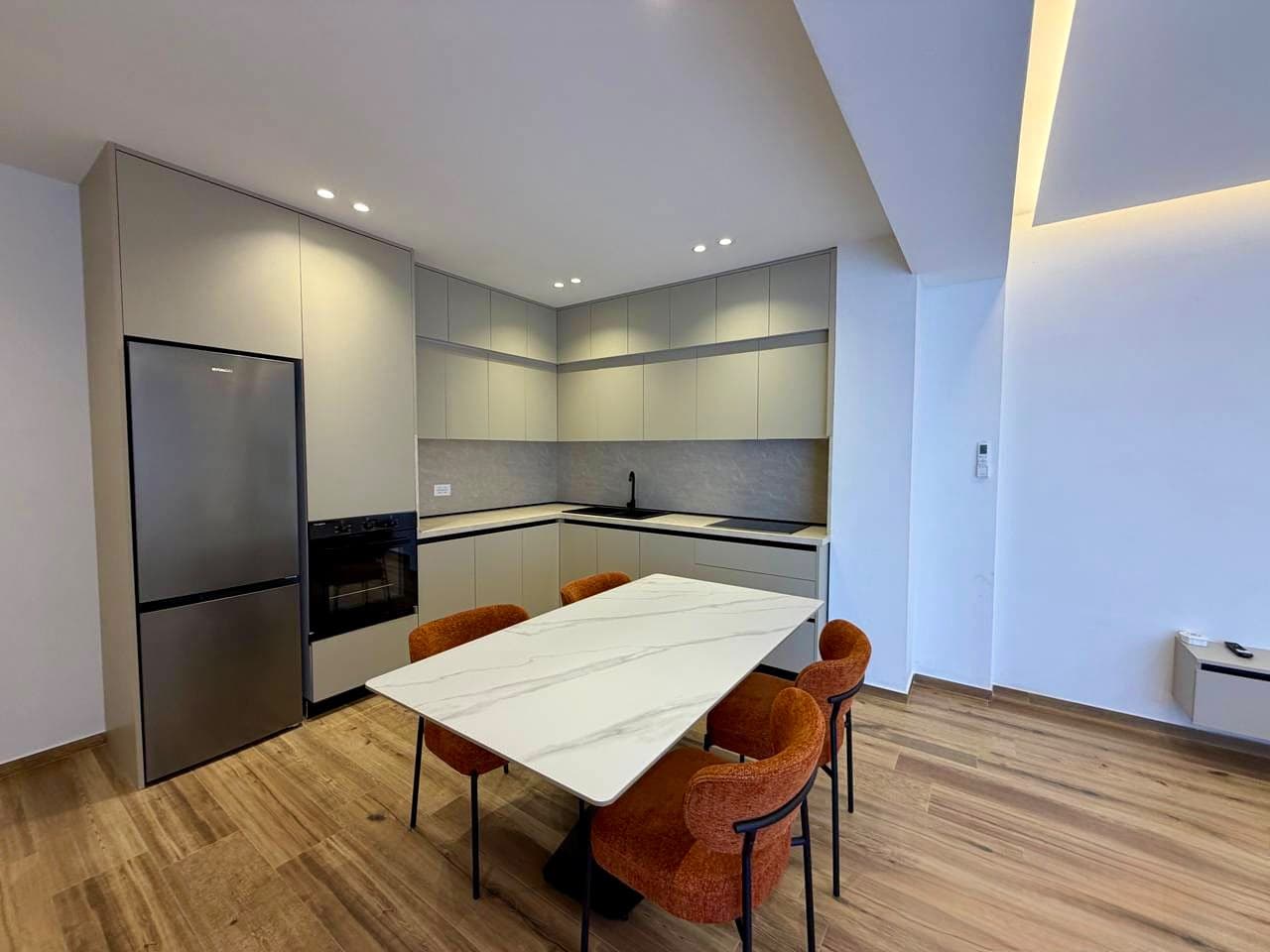 APARTAMENT 2+1+2 + POST PARKIMI ME QIRA,KD2 4