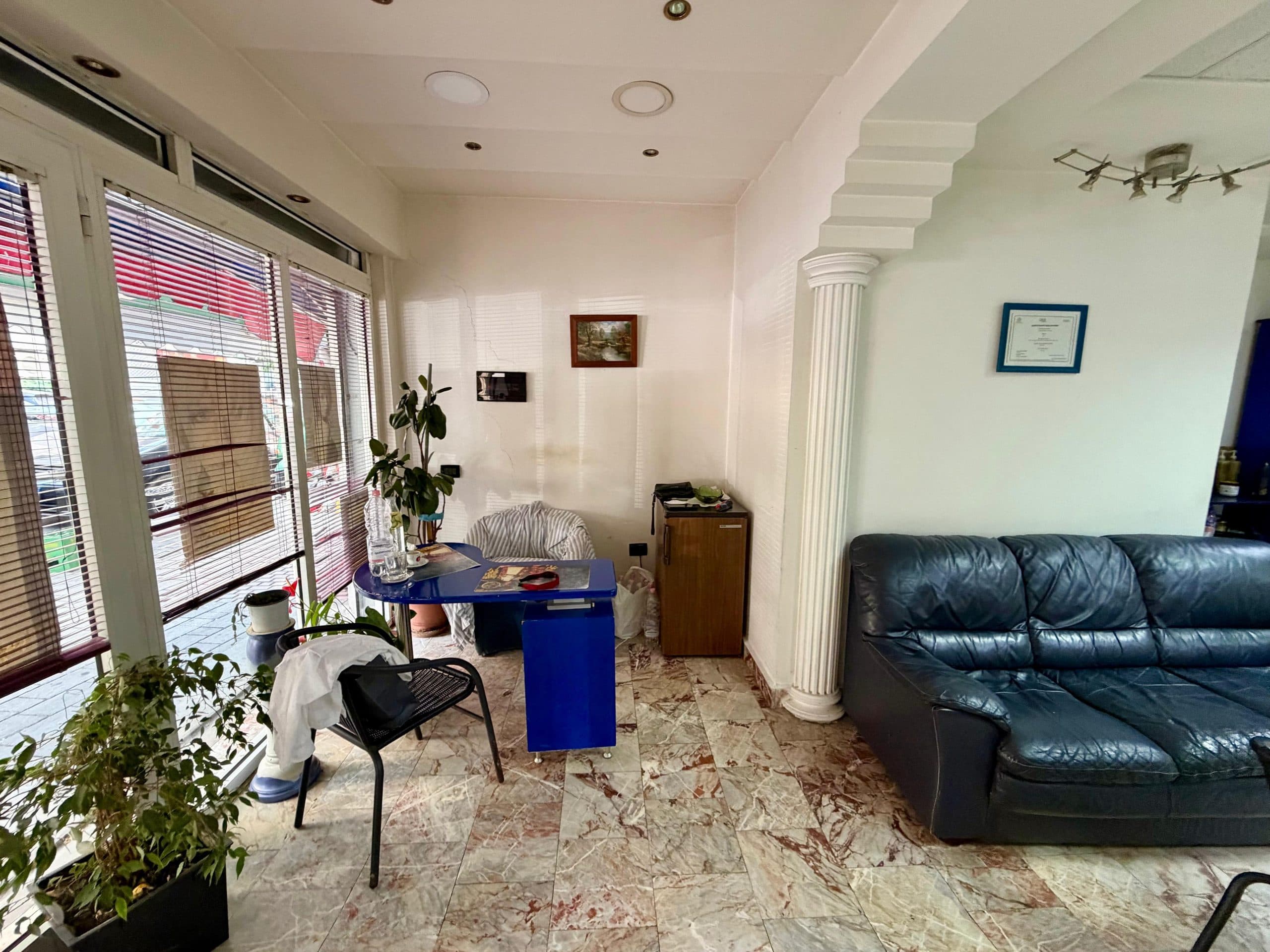 AMBIENT BIZNESI PËR SHITJE NE KOMUNE TE PARISIT 3