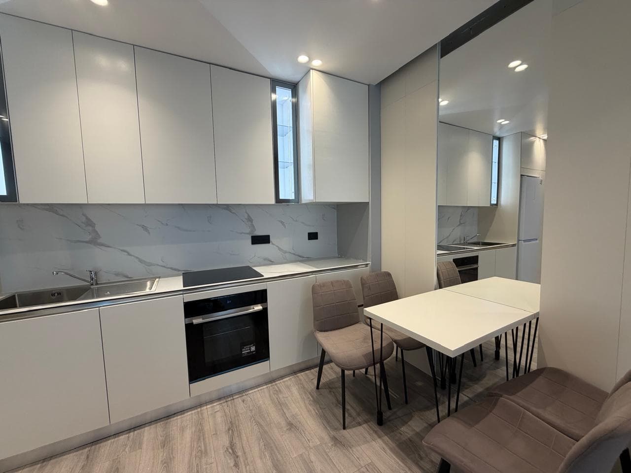 APARTAMENT 1+1 ME QIRA, BULEVARDI I RI 4