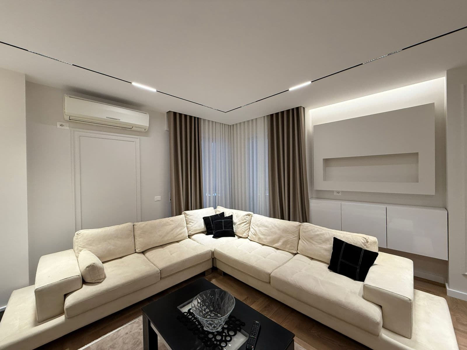APARTAMENT 2+1 PËR QIRA 2