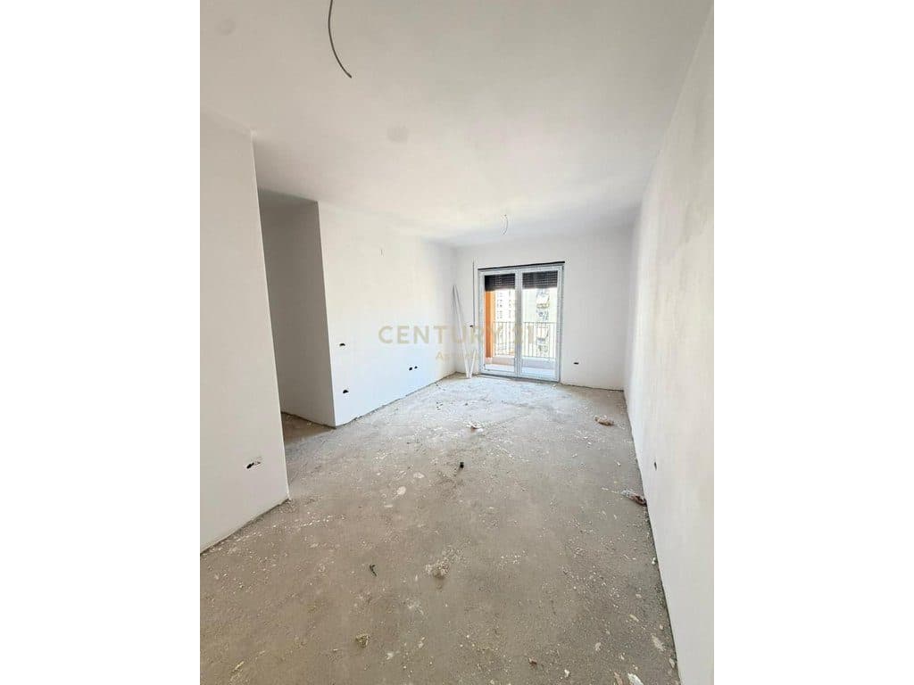 Apartament 2+1+2 në shitje, i pozicionuar në katin e 4-t të një ndërtimi të ri me ashensor 4