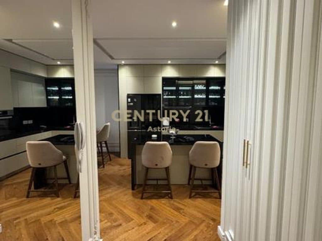 Jepet me qira apartament premium 2+1+2+2 ballkone me post parkimi te Olympic Residence Tirana 2