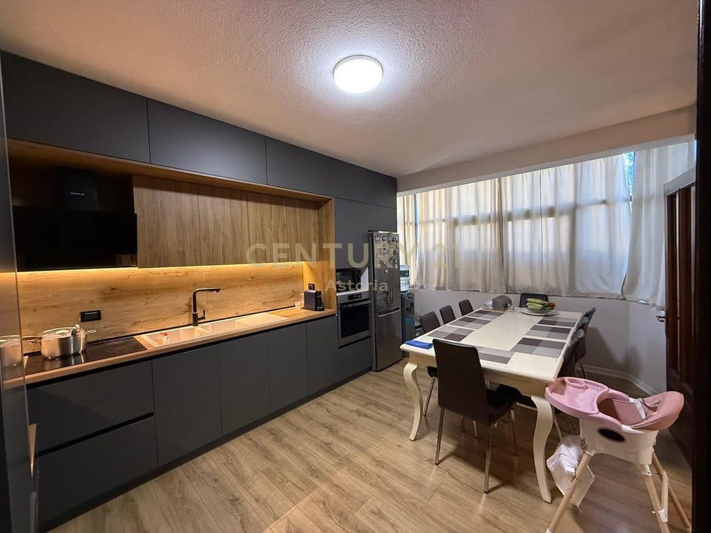 JEPET ME QIRA VILË MODERNE 3-KATËSHE PRANË CASA ITALIA! 3