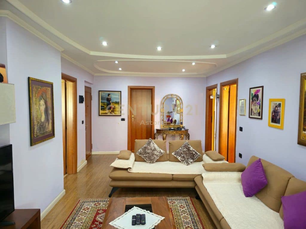 Apartment 3+1 for Sale at Myslym Shyri 2