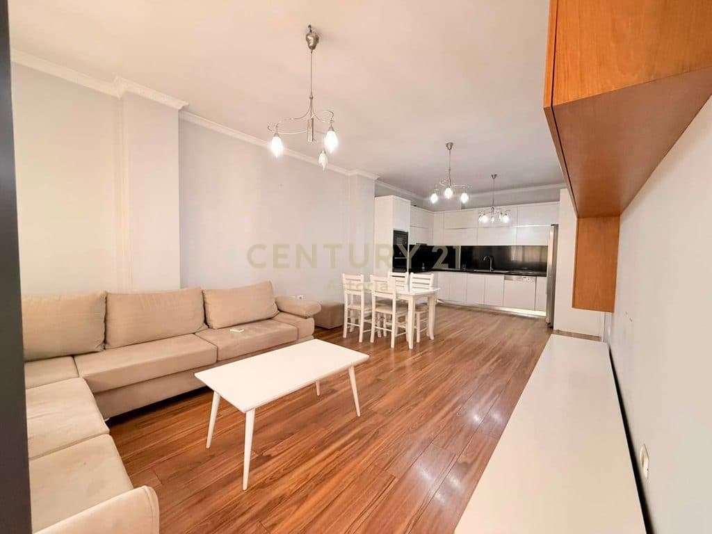 JEPET ME QIRA APARTAMENT 2+1+2 NE ASTIR, TE RRETHI