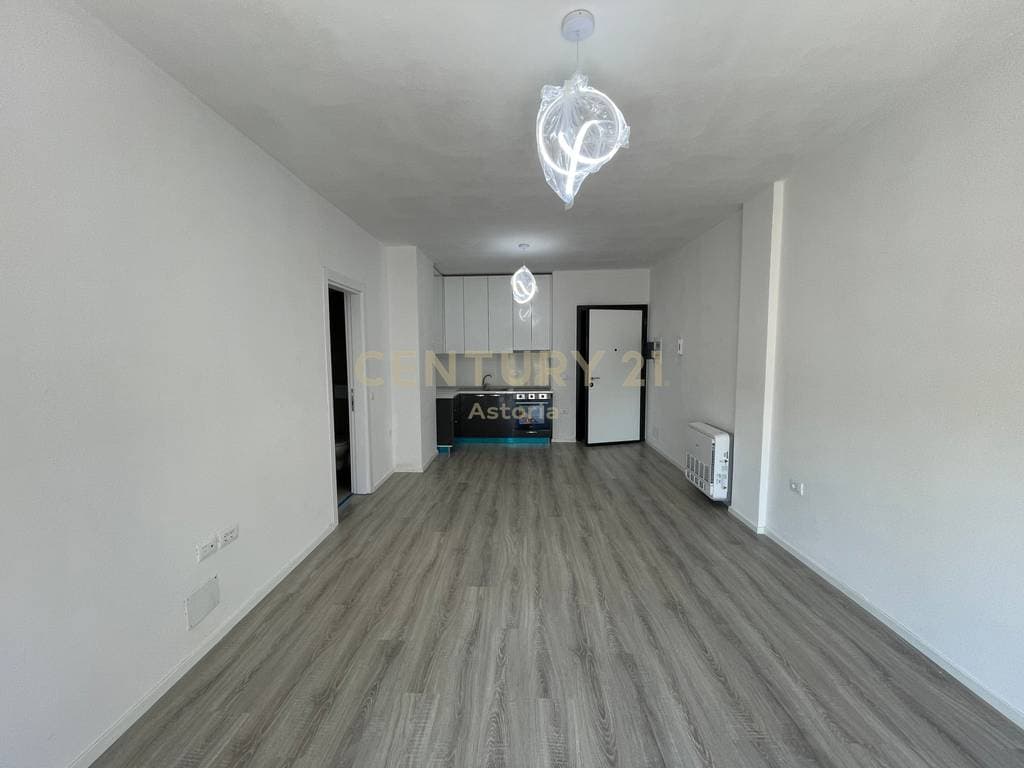 QIRA,APARTAMENT PER BANIM/ZYRE KOMPLEKSI E-88,LAPRAKE. 2