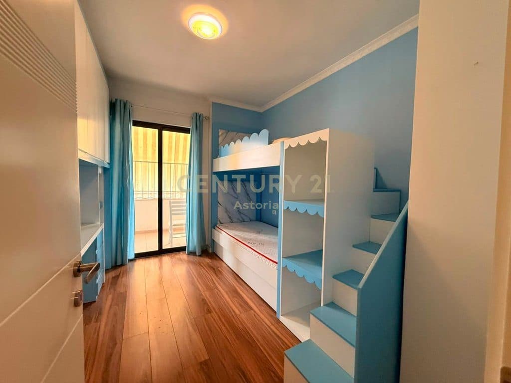 JEPET ME QIRA APARTAMENT 2+1+2 NE ASTIR, TE RRETHI 4