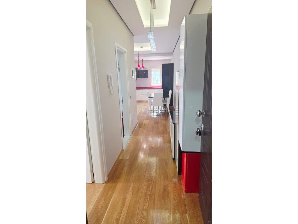 Shitet apartament modern 2+1, me pamje nga liqeni 4