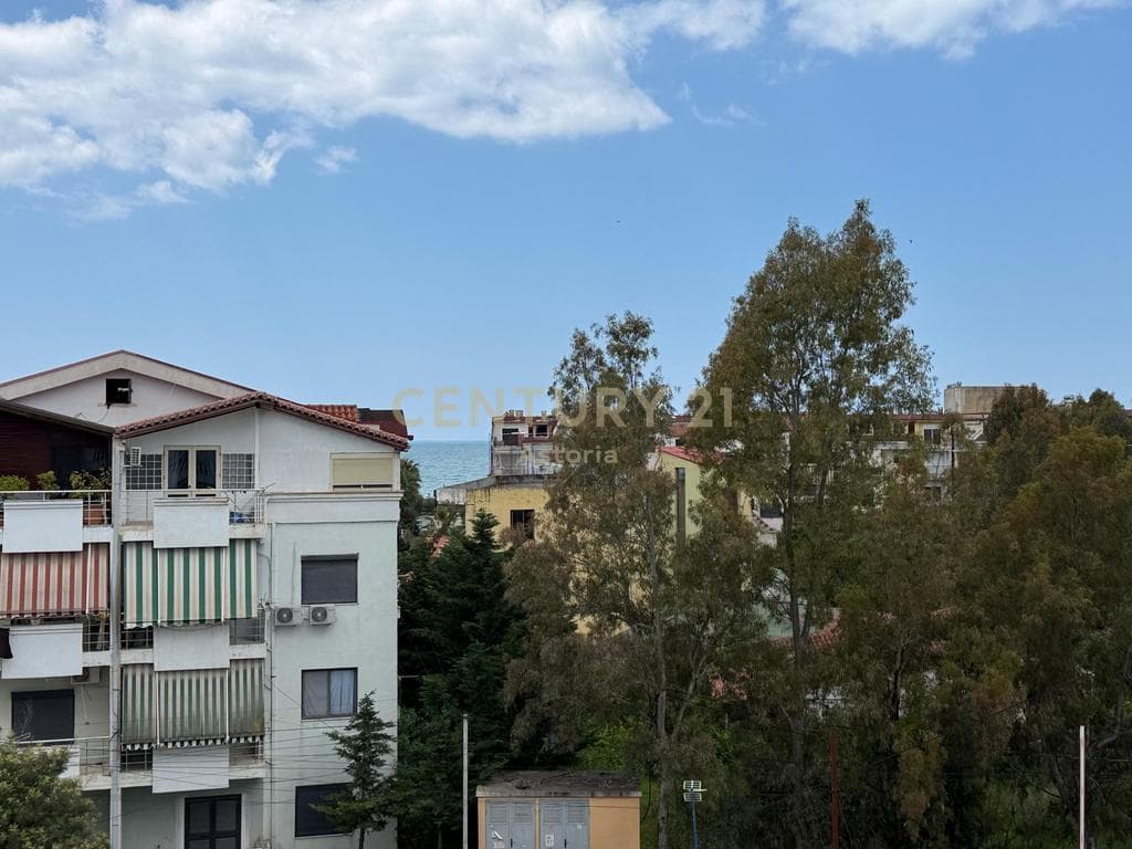 APARTAMENT 1+1 ME ORIENTIM NGA DETI – PERBALLE HOTEL FLOWER, GOLEM