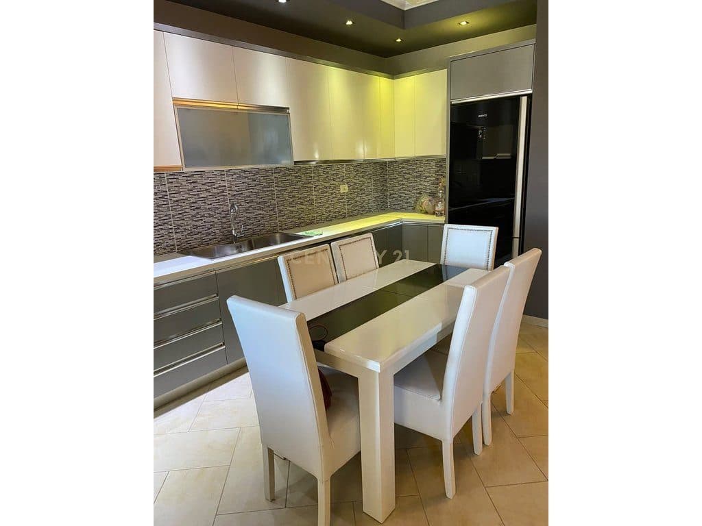 APARTAMENT 2+1+2 PER SHITJE NE SHKOZE 3