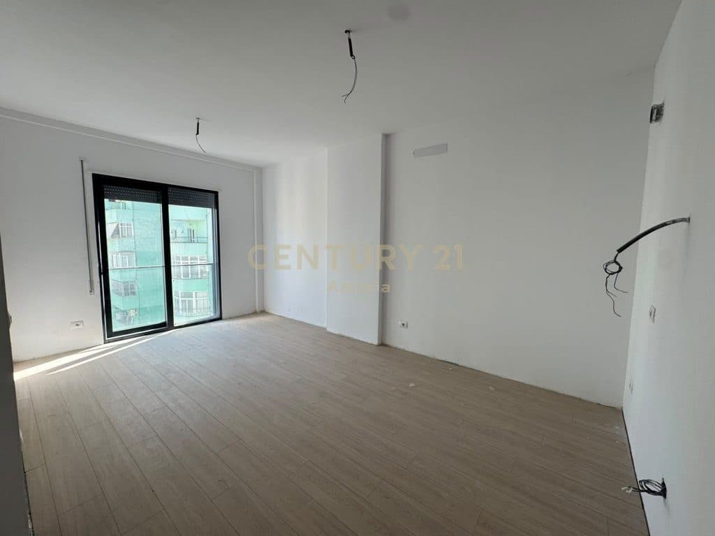 Apartament modern 2+1 për shitje tek Kristal Building – komoditet dhe stil urban 3