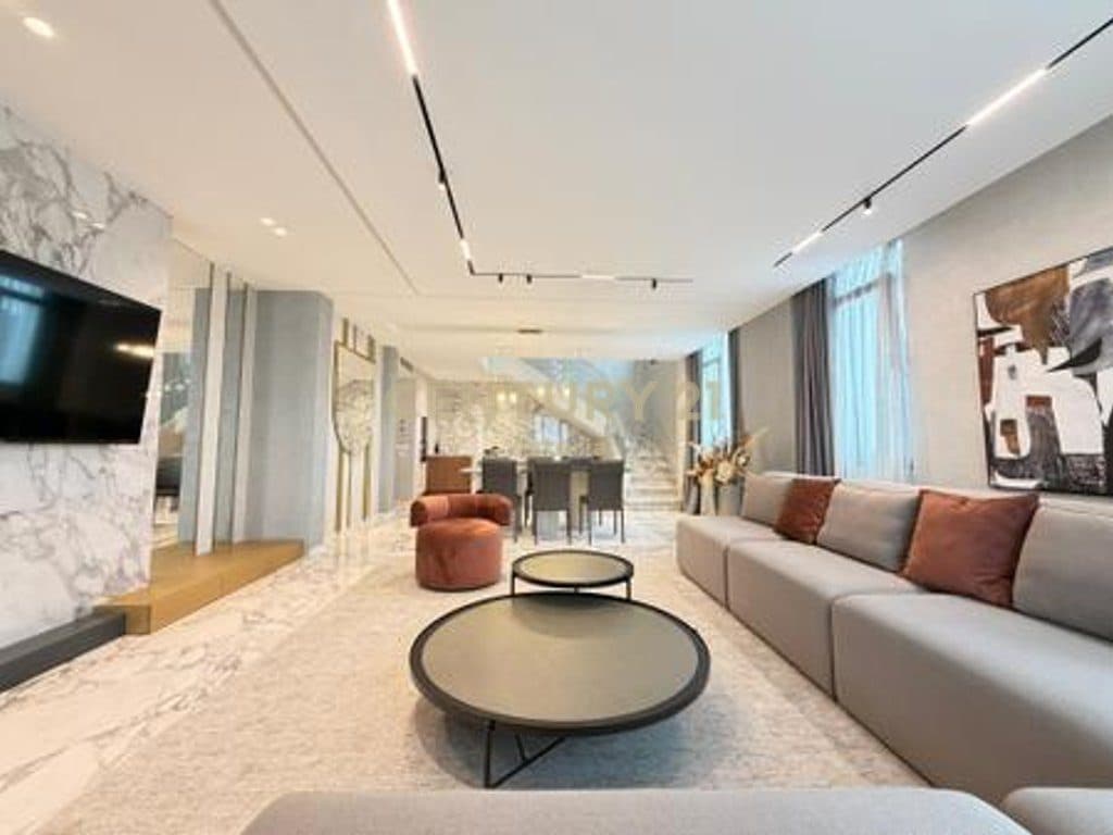 Shitet Duplex luksoz 221 m² + parkim te mbyllur te "Square 21", Tiranë 2