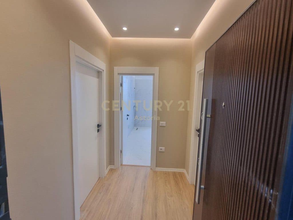 Jepet me qira apartament 1+1 te Bulevardi i Ri 4