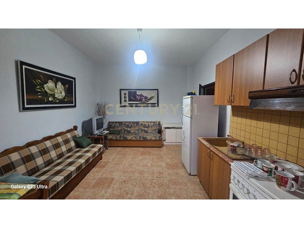 SHITET APARTAMENT 1+1 NE GOLEM, PRANE BONITA VIENA