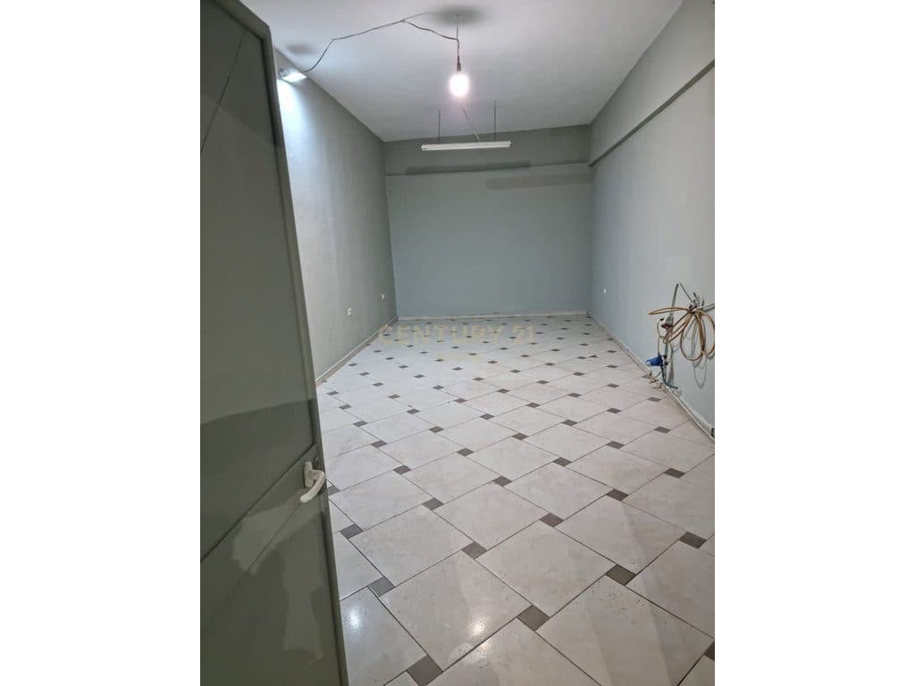 BUSINESS PREMISES FOR SALE, WAREHOUSES IN THE LOCATION 4