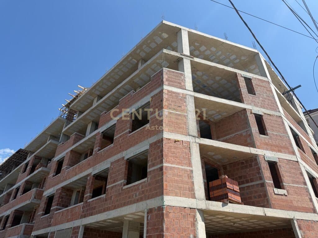 Apartment 2+1+2 for Sale on the Fourth Floor | Family Residence 2, Kamëz (Institute) | 900 €/m² 3
