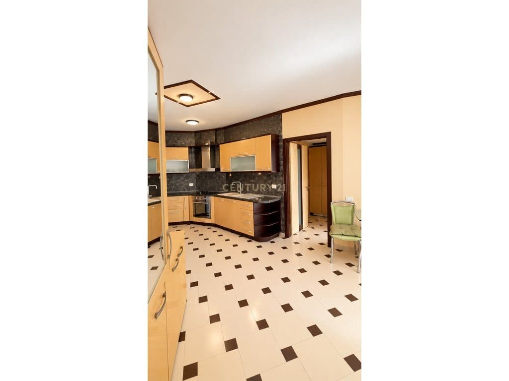 APARTAMENT 2+1+2 PËR SHITJE NË ASTIR 2