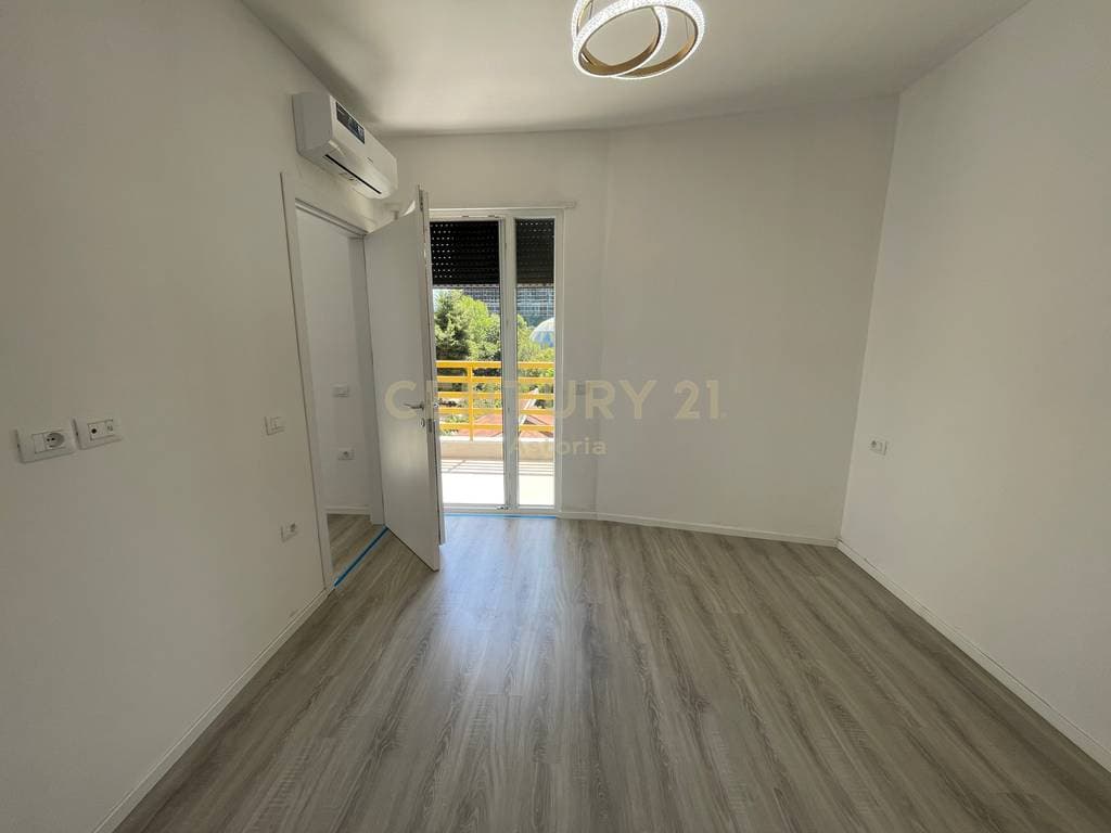 QIRA,APARTAMENT PER BANIM/ZYRE KOMPLEKSI E-88,LAPRAKE. 3