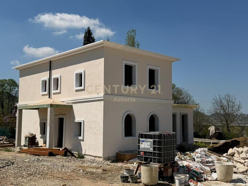 Shitet vile luksoze ne rezidencen "River Hill", Petrele 4