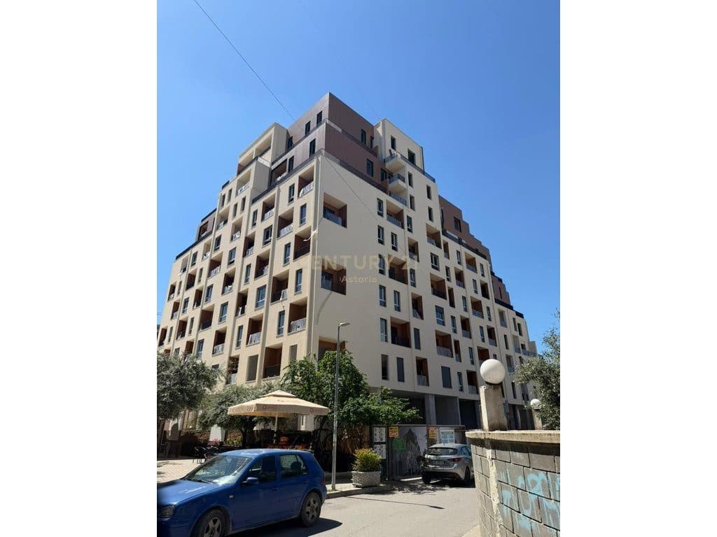 Apartament 2+1+2 në shitje, i pozicionuar në katin e 4-t të një ndërtimi të ri me ashensor 2
