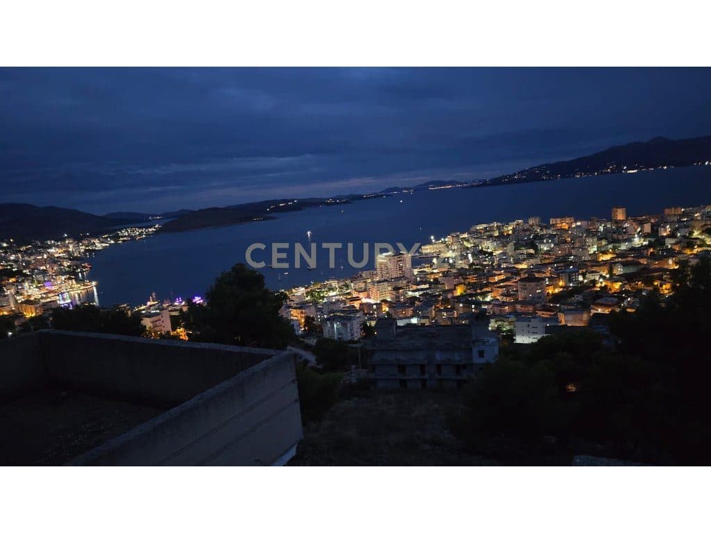 Vilë në ndërtim me pamje mahnitëse nga deti – Sarandë 2