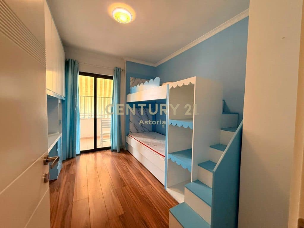 Apartament 2+1+2 për qira në Astir, Rrethi 3