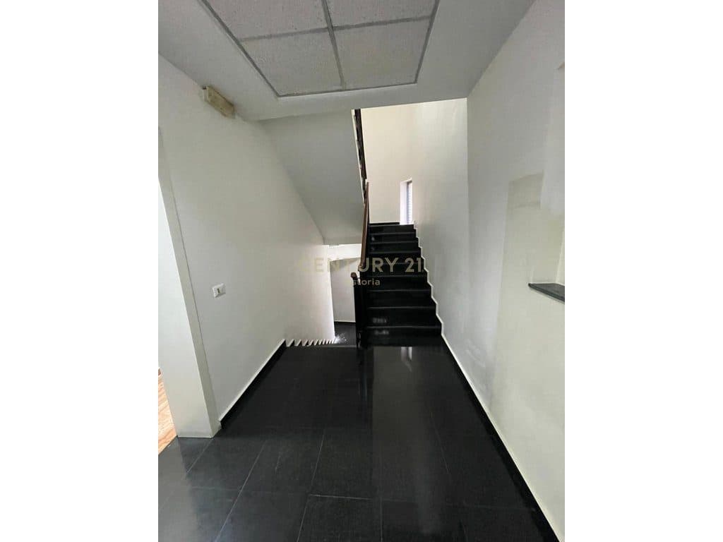Super Rental on Durres Street - Ideal for your business! 2