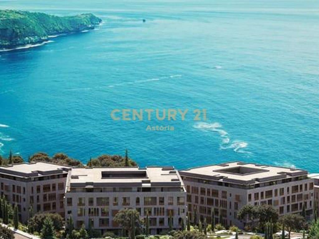 SHITET APARTAMENT 1+1 ME PAMJE NGA DETI NE DHERMI 2