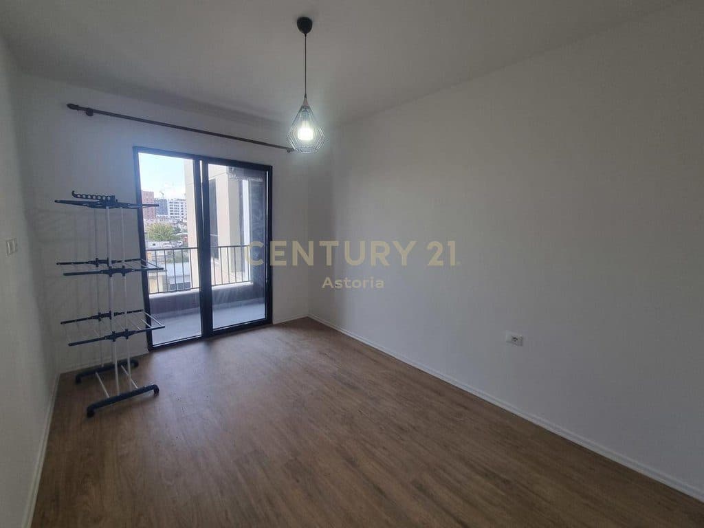 Jepet me qira apartament 1+1 te Bulevardi i Ri 3