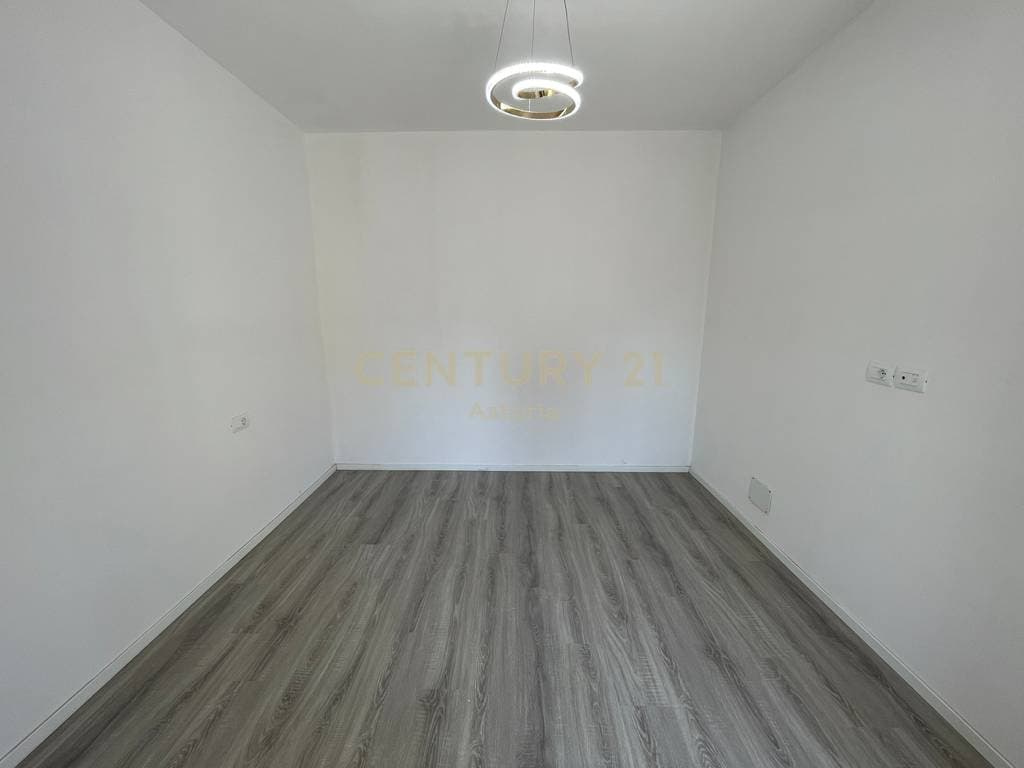 QIRA,APARTAMENT PER BANIM/ZYRE KOMPLEKSI E-88,LAPRAKE. 4
