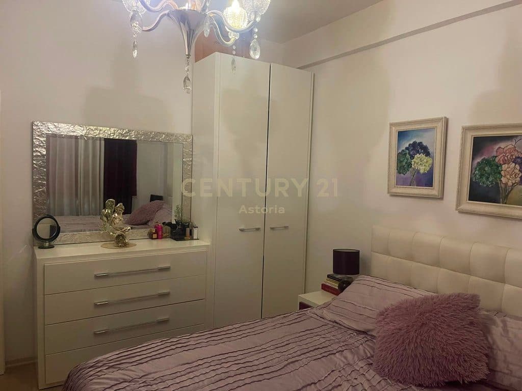 JEPET ME QIRA APARTAMENT 2+1+POST PARKIMI NE YZBERISH, PRANE NELA 6 4