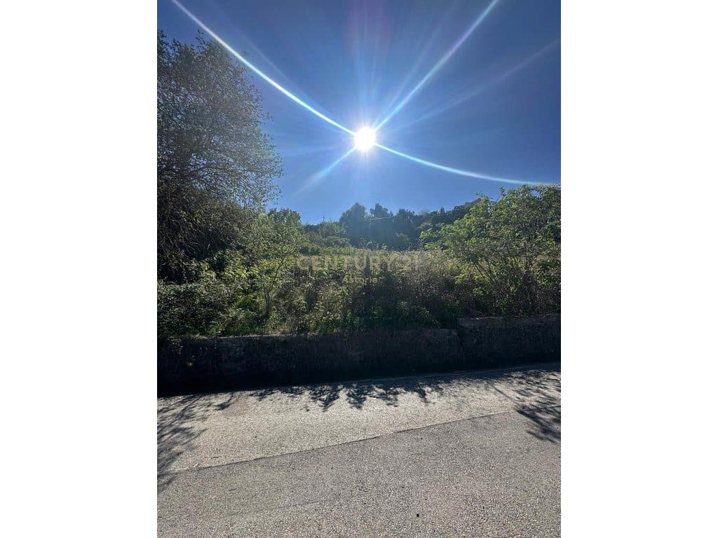 Land for sale with a view of the Kashar lake with potential for tourism investment. 4