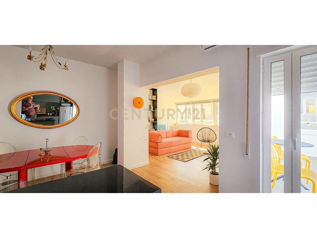SHITET APARTAMENT 2+1 PRANE RRUGES SE KAVAJES 4