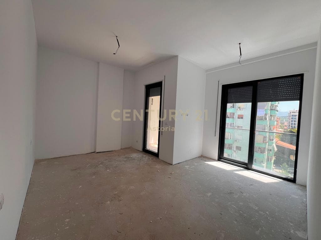 Apartament modern 2+1 për shitje tek Kristal Building – komoditet dhe stil urban 2