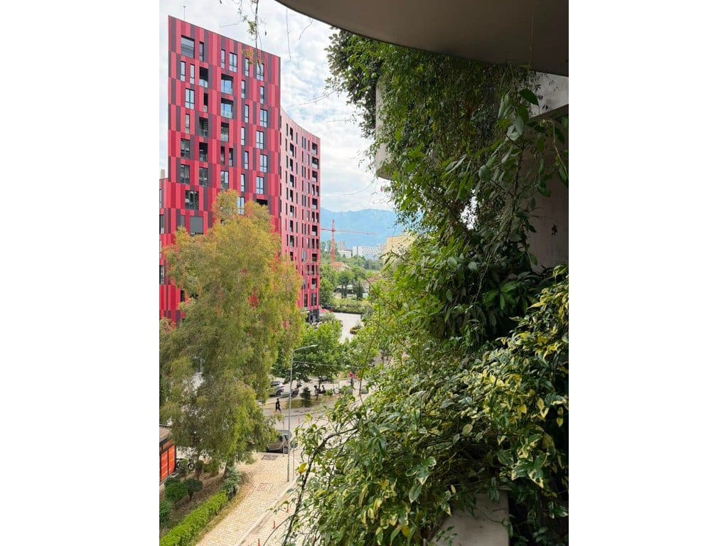 SHITET AMBIENT ELITAR NË LION RESIDENCE – IDEAL PËR ZYRA, BANIM DHE INVESTIM