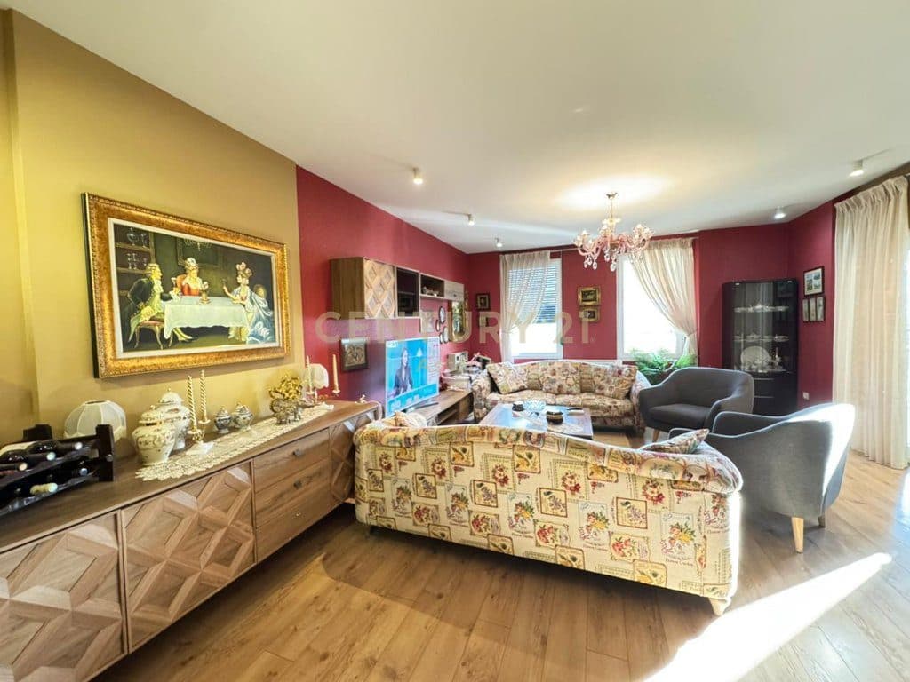 APARTAMENT EKSKLUZIV 2+1+2 PËR SHITJE, TEK ISH-EKSPOZITA 2