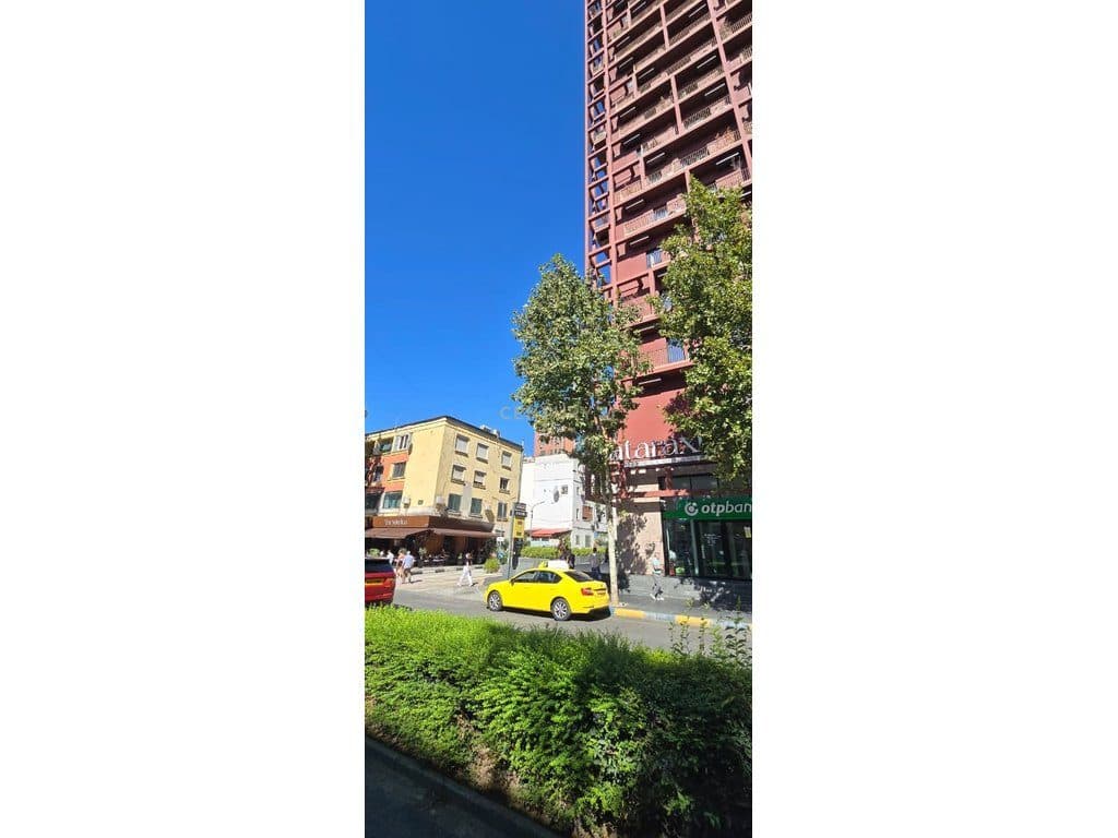 APARTAMENT PER SHITJE 2+1 BUZE RRUGES SE KAVAJES.