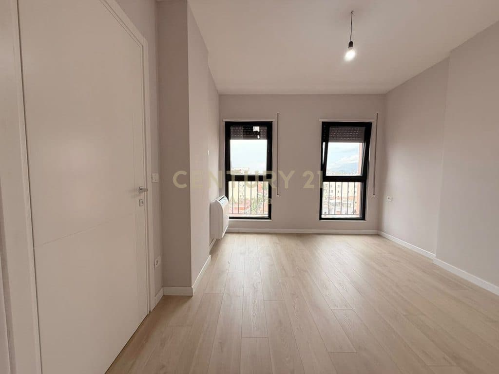 JEPET ME QIRA APARTAMENT PER ZYRA/BANIM 2+1+2 TEK SHKOLLA E KUQE, TIRANE 4