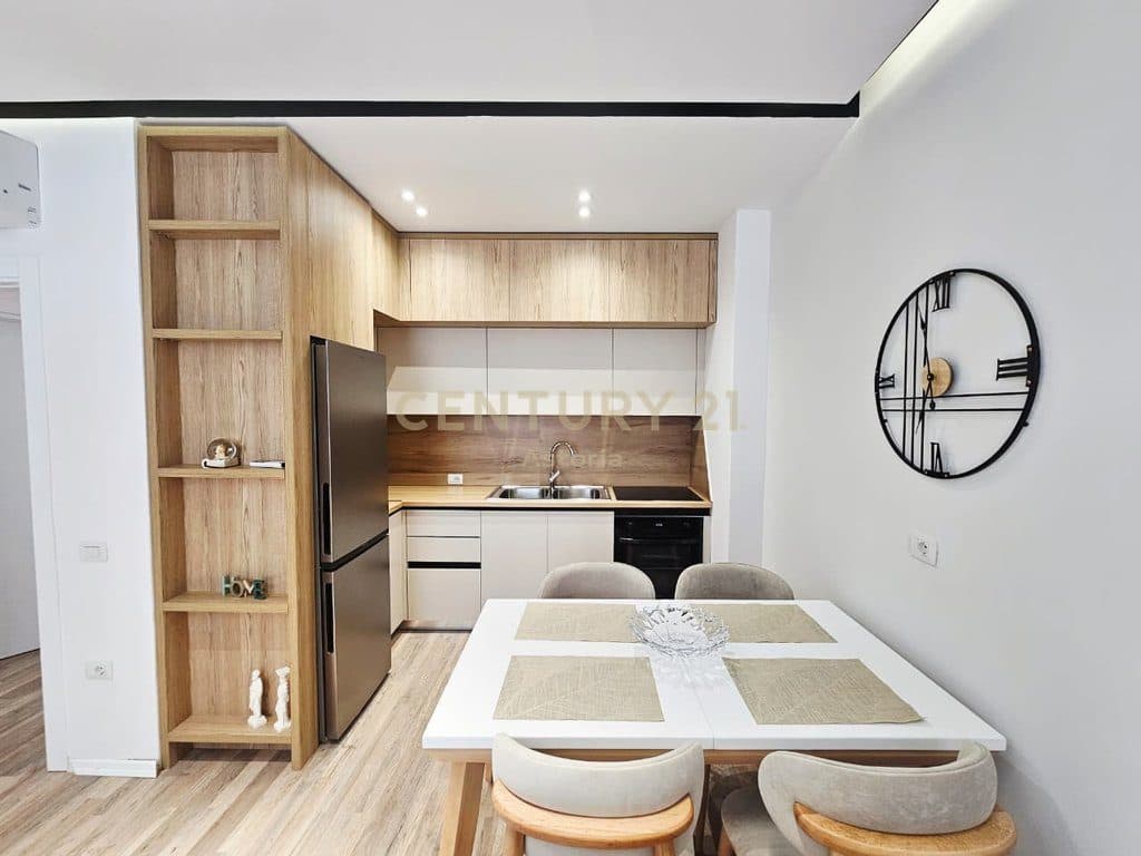 Modern 2+1 Apartment for Rent at “Rezidenca Xheluks” 3