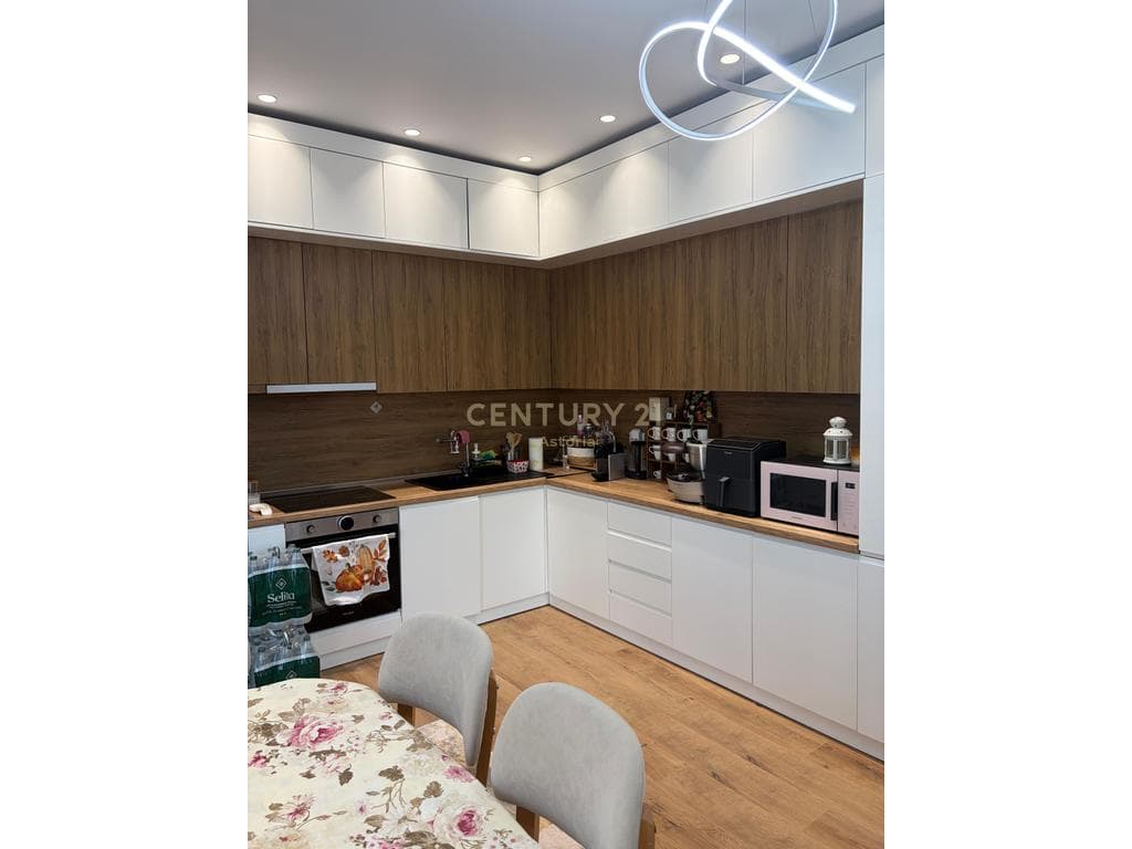 APARTAMENT 2+1+2 VERANDE, ME QIRA, EMERALD CENTER – 5 MAJ 3