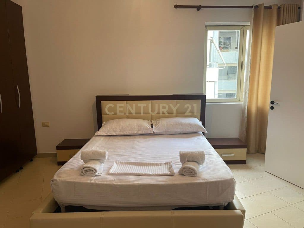 APARTAMENT 1+1 PER SHITJE, RESTORANT FRESKU 4