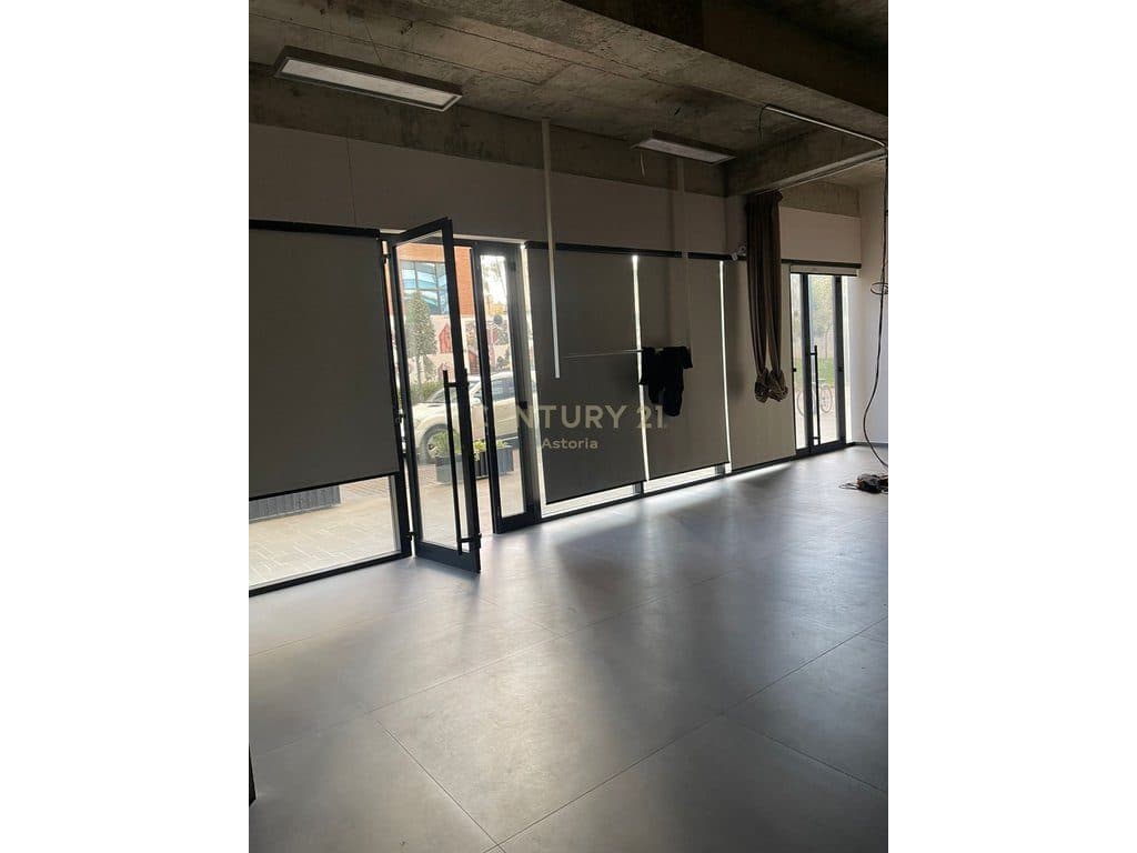 Commercial space for sale – open space 3