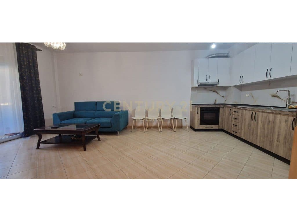 Shitet apartament 2+1+2 prane Kopshtit Botanik rruga Bill Klinton 3