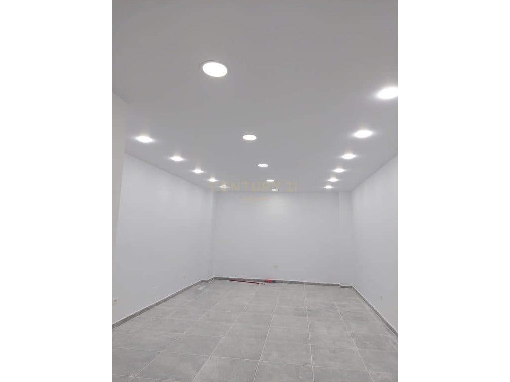 Opportunity!!! Commercial Space 154m2 for Sale in Fresk 3