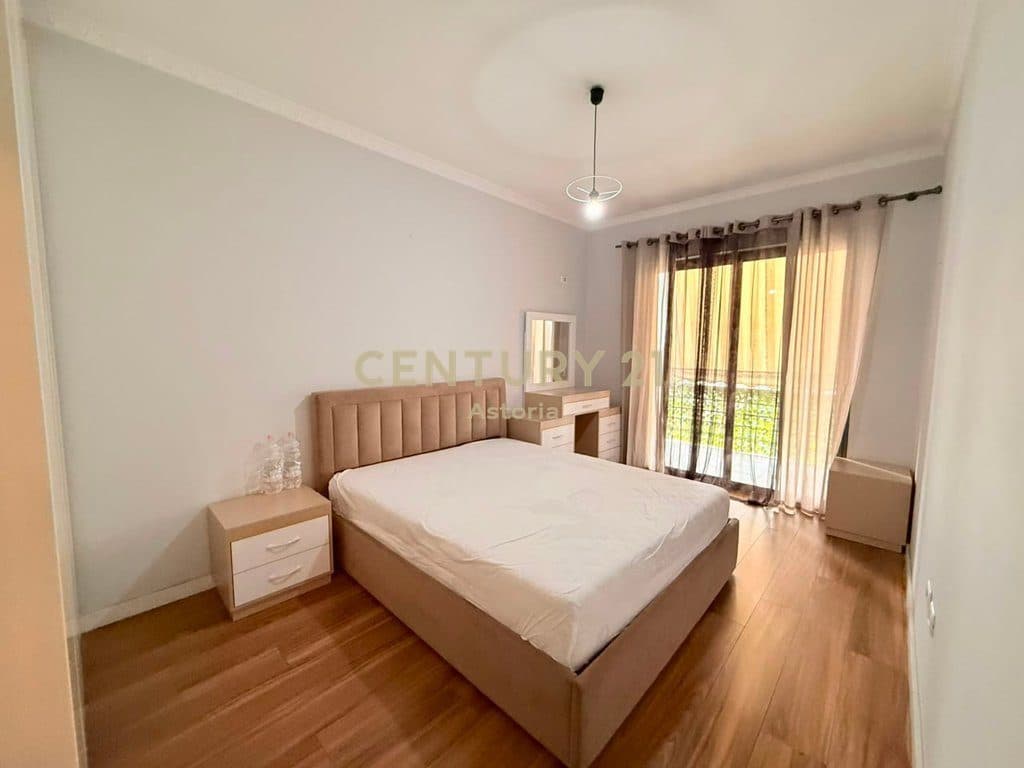 Apartament 2+1+2 për qira në Astir, Rrethi 4